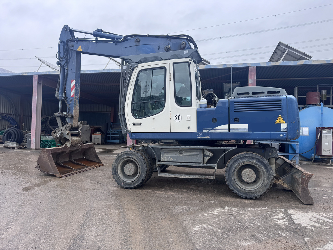 LIEBHERR A 904 C Litronic - Pelle sur pneus: photos 2 LIEBHERR A 904 C Litronic - Pelle sur pneus: photos 2