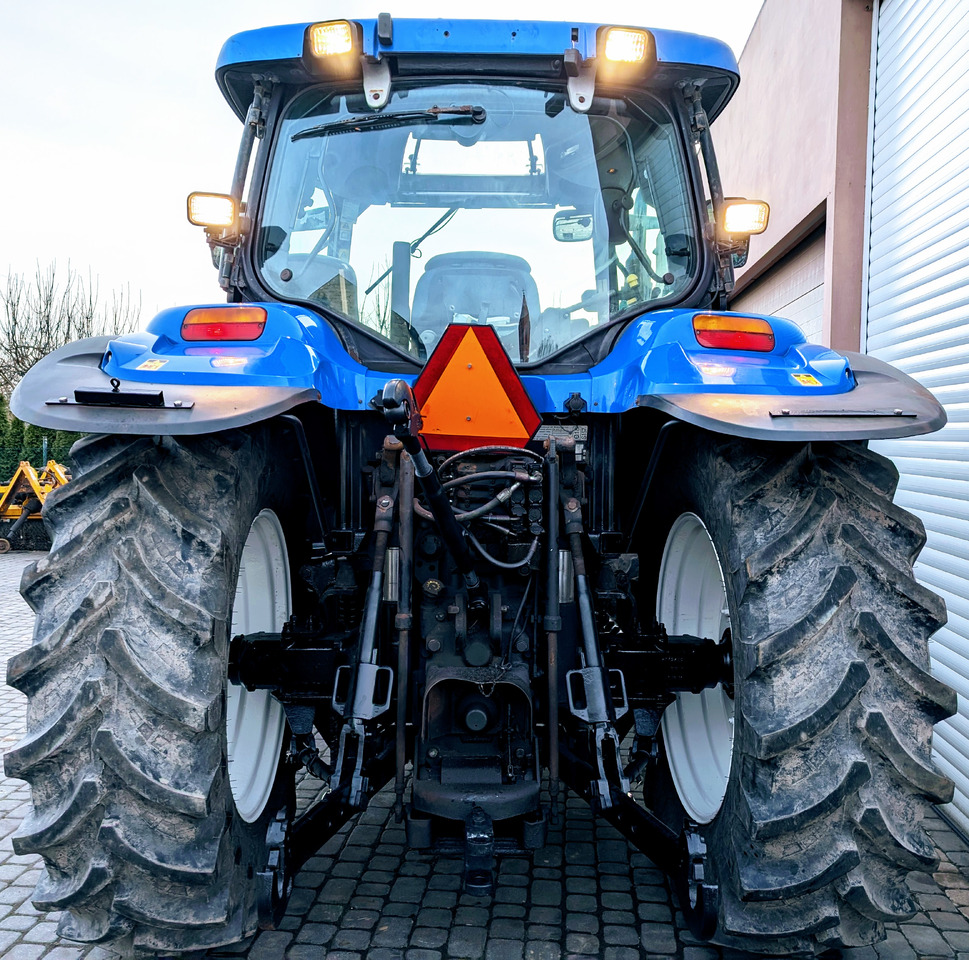 New Holland TS115A - Tracteur agricole: photos 2 New Holland TS115A - Tracteur agricole: photos 2