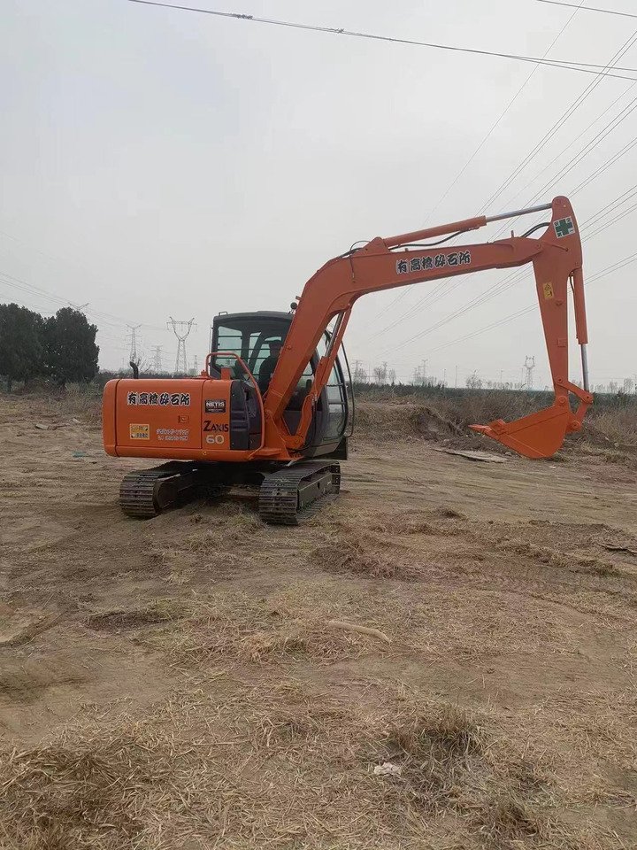 HITACHI ZX60 - Mini pelle: photos 2 HITACHI ZX60 - Mini pelle: photos 2