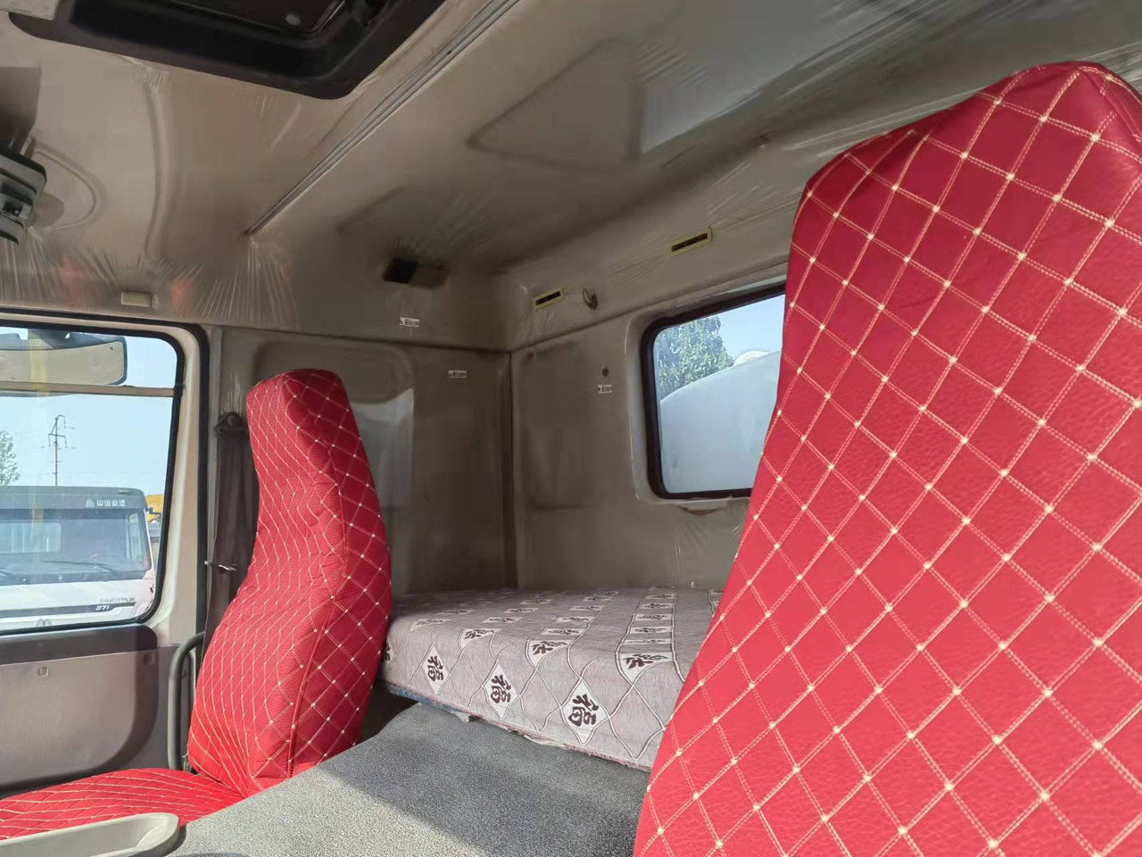 HOWO 336-371 - Camion citerne: photos 4 HOWO 336-371 - Camion citerne: photos 4