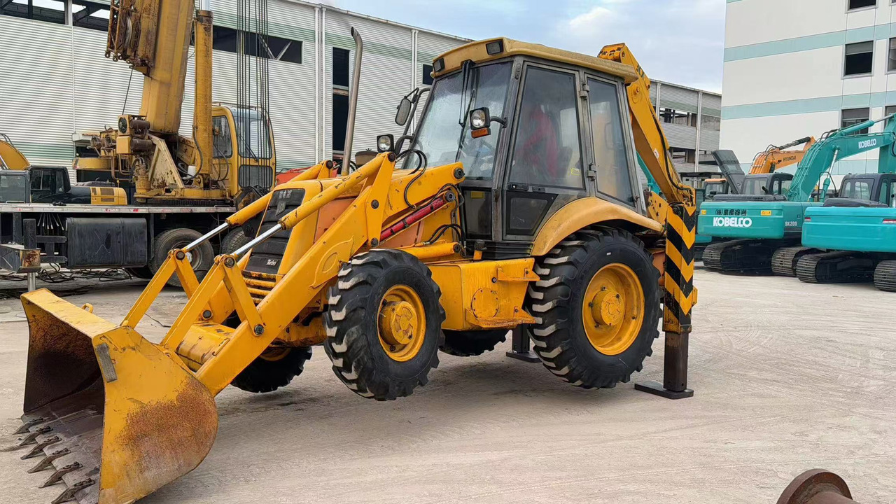 JCB 3CX - Tractopelle: photos 1 JCB 3CX - Tractopelle: photos 1