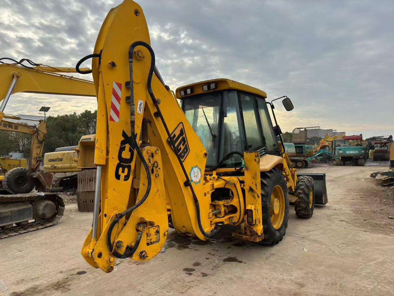 JCB 3CX - Tractopelle: photos 4 JCB 3CX - Tractopelle: photos 4