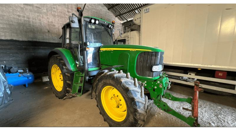 JOHN DEERE 6520 - Tracteur agricole: photos 1 JOHN DEERE 6520 - Tracteur agricole: photos 1