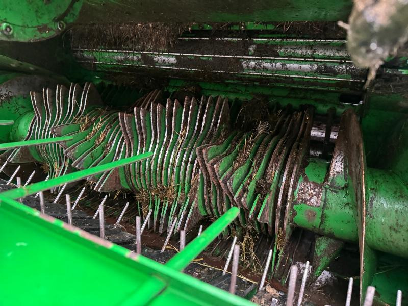 Presse à balles rondes, Enrubanneuse JOHN DEERE C441R: photos 9 Presse à balles rondes, Enrubanneuse JOHN DEERE C441R: photos 9