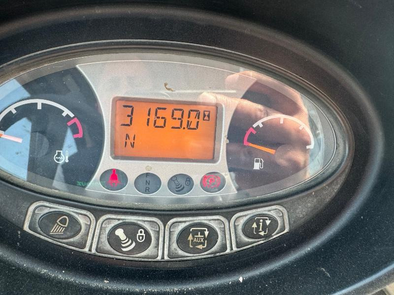 Chariot télescopique MASSEY-FERGUSON 9305 XTRA: photos 10 Chariot télescopique MASSEY-FERGUSON 9305 XTRA: photos 10