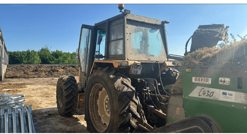 RENAULT 133-14 T - Tracteur agricole: photos 3 RENAULT 133-14 T - Tracteur agricole: photos 3
