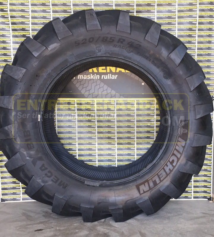 520/85R42 TL 157A8 Michelin MegaXbib for tractor and harvesters. - Pneu pour Matériel de récolte: photos 3 520/85R42 TL 157A8 Michelin MegaXbib for tractor and harvesters. - Pneu pour Matériel de récolte: photos 3