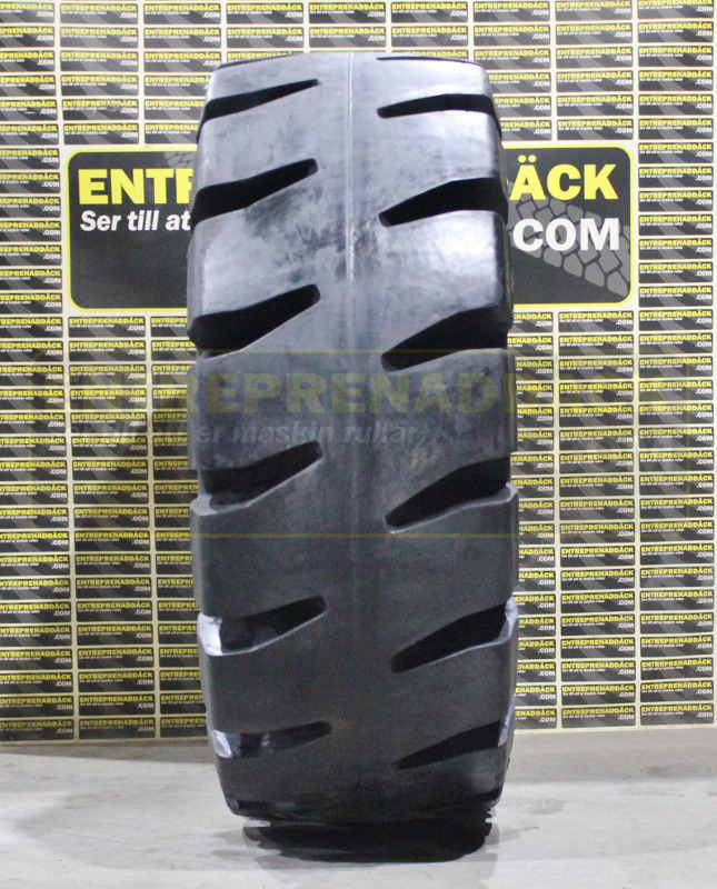 Complete solid wheels 26.5-25 on rims for Volvo L110/L120E - Chargeuse sur pneus: photos 3 Complete solid wheels 26.5-25 on rims for Volvo L110/L120E - Chargeuse sur pneus: photos 3