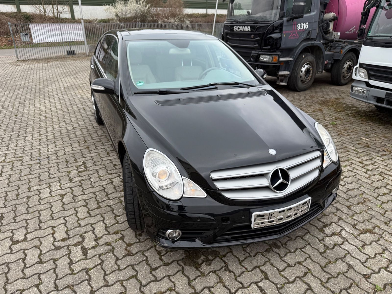 Mercedes-Benz R - SUV: photos 5 Mercedes-Benz R - SUV: photos 5