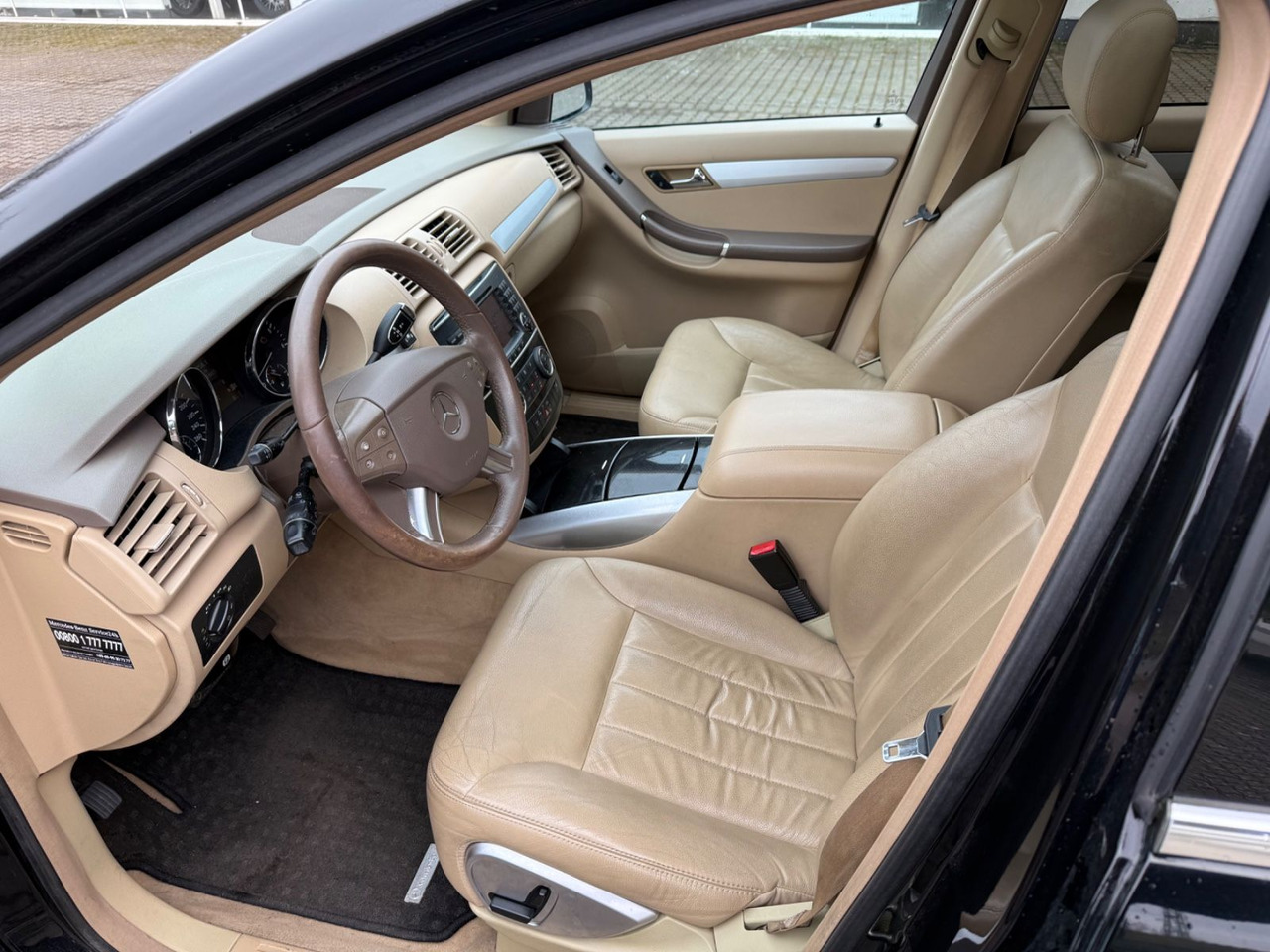 SUV Mercedes-Benz R: photos 8