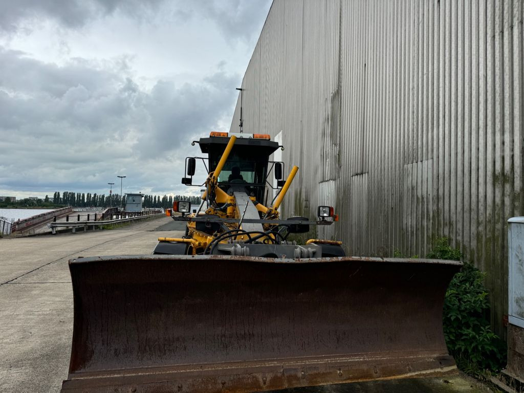 Volvo G746B - Niveleuse: photos 3 Volvo G746B - Niveleuse: photos 3