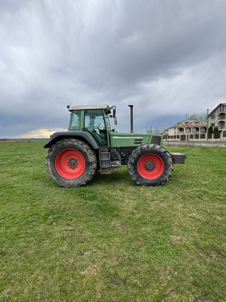 Fendt 824 Tractor - Tracteur agricole: photos 2 Fendt 824 Tractor - Tracteur agricole: photos 2