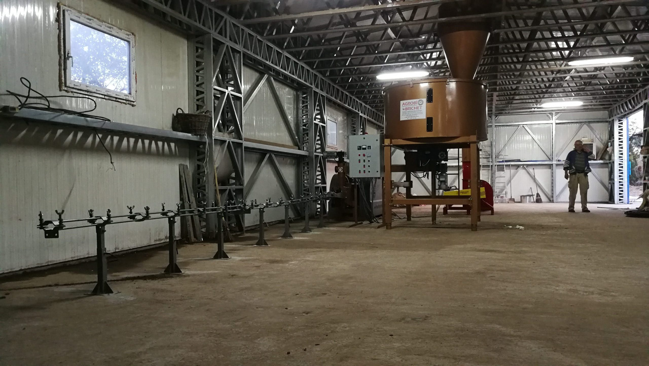 Briquetting Technology BT 060-400 BRIQUETTES PRODUCT LINE - Matériel industriel: photos 3 Briquetting Technology BT 060-400 BRIQUETTES PRODUCT LINE - Matériel industriel: photos 3