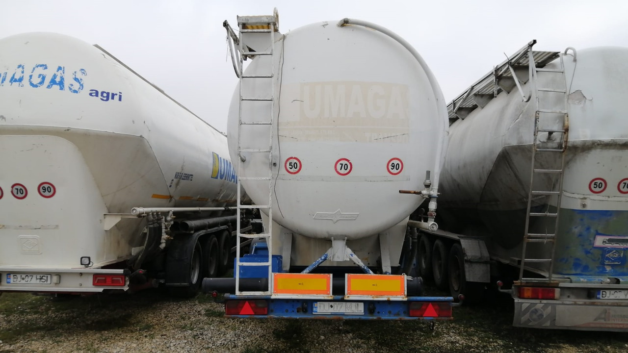 SPITZER Tank/Silo 57,000 l 4 Compartments for Powders/Feed/Water//Liquid Fertilizer/etc. - Citerne pulvérulente: photos 1 SPITZER Tank/Silo 57,000 l 4 Compartments for Powders/Feed/Water//Liquid Fertilizer/etc. - Citerne pulvérulente: photos 1