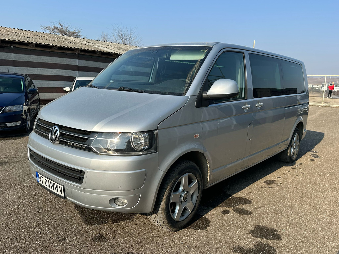 VOLKSWAGEN MULTIVAN - Transport de personnes: photos 1 VOLKSWAGEN MULTIVAN - Transport de personnes: photos 1