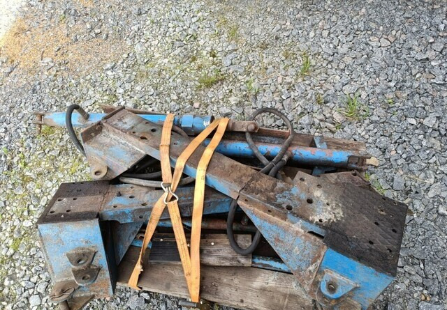 Fordson Diesel Major etukuormaajan osia - Chargeur frontal pour tracteur: photos 4 Fordson Diesel Major etukuormaajan osia - Chargeur frontal pour tracteur: photos 4
