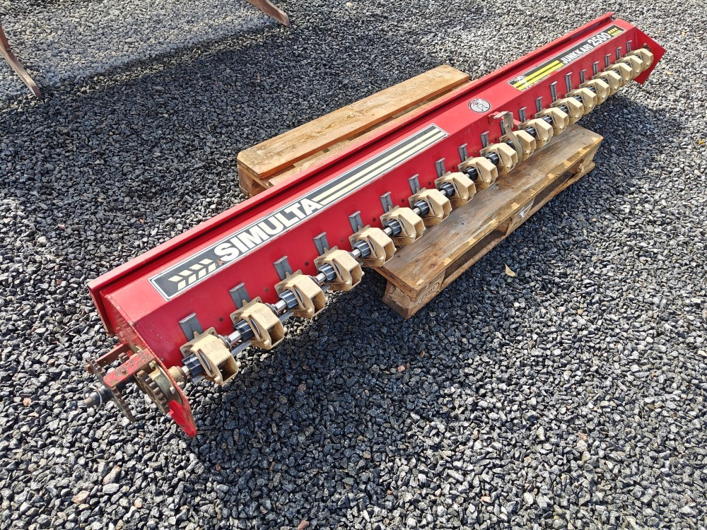 Heinänsiemenlaite 250cm Simulta Junkkari kylvölannoittimeen - Combiné de semis: photos 2 Heinänsiemenlaite 250cm Simulta Junkkari kylvölannoittimeen - Combiné de semis: photos 2