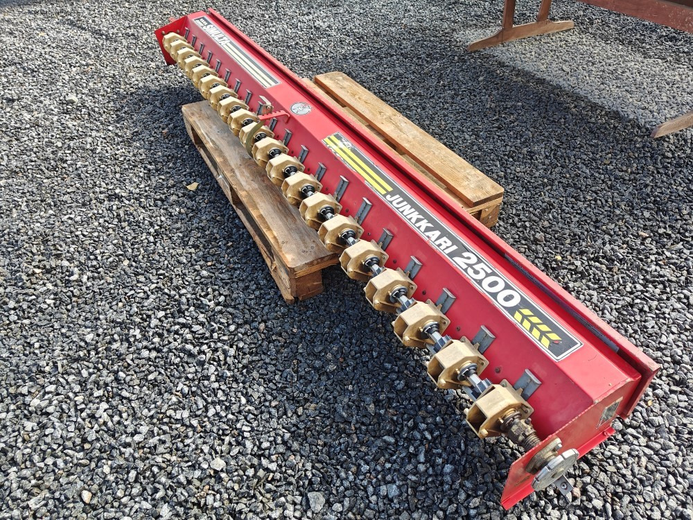 Heinänsiemenlaite 250cm Simulta Junkkari kylvölannoittimeen - Combiné de semis: photos 3 Heinänsiemenlaite 250cm Simulta Junkkari kylvölannoittimeen - Combiné de semis: photos 3