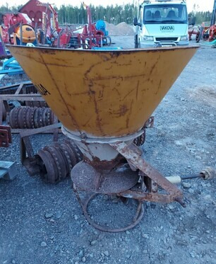 Junkkari Pintalevitin - Viska - Keskipakolevitin - Distributeur d'engrais: photos 4 Junkkari Pintalevitin - Viska - Keskipakolevitin - Distributeur d'engrais: photos 4