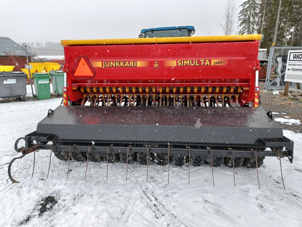 Junkkari Simulta S3000T Takapyöräkone kiekkovantailla - Combiné de semis: photos 3 Junkkari Simulta S3000T Takapyöräkone kiekkovantailla - Combiné de semis: photos 3