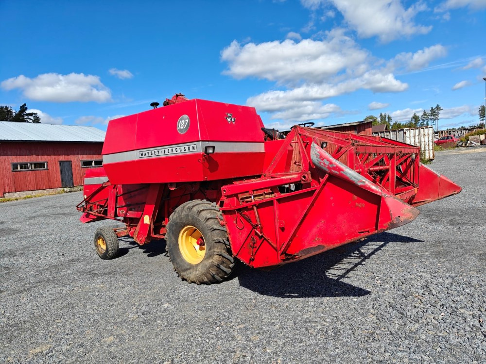 Massey Ferguson 187 Katso video! - Moissonneuse-batteuse: photos 5 Massey Ferguson 187 Katso video! - Moissonneuse-batteuse: photos 5