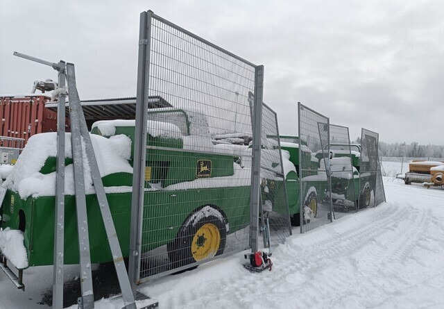 Troax verkkoaitaelementtejä ja tolppia ERÄ - Matériel de chantier: photos 2 Troax verkkoaitaelementtejä ja tolppia ERÄ - Matériel de chantier: photos 2
