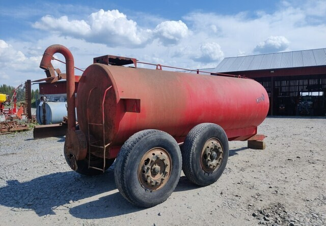 Vepi Lietevaunu telialustalla - Tonne à lisier: photos 3 Vepi Lietevaunu telialustalla - Tonne à lisier: photos 3