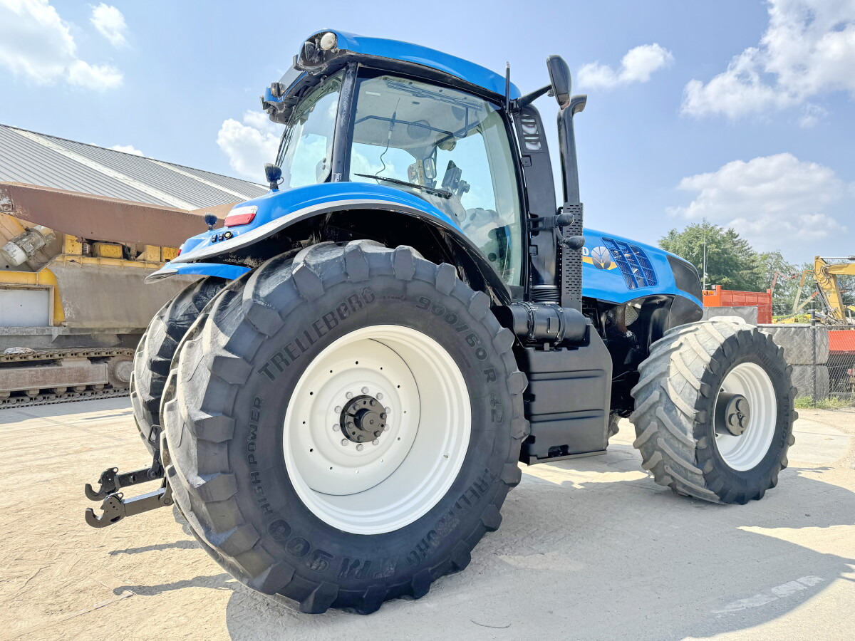 NEW HOLLAND T8.360 4WD - Tracteur agricole: photos 4 NEW HOLLAND T8.360 4WD - Tracteur agricole: photos 4