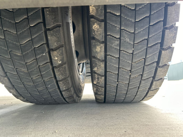 MAN TGX 18.470 4x2 LL SA, Hubsattel, Retarder - Tracteur routier: photos 3 MAN TGX 18.470 4x2 LL SA, Hubsattel, Retarder - Tracteur routier: photos 3