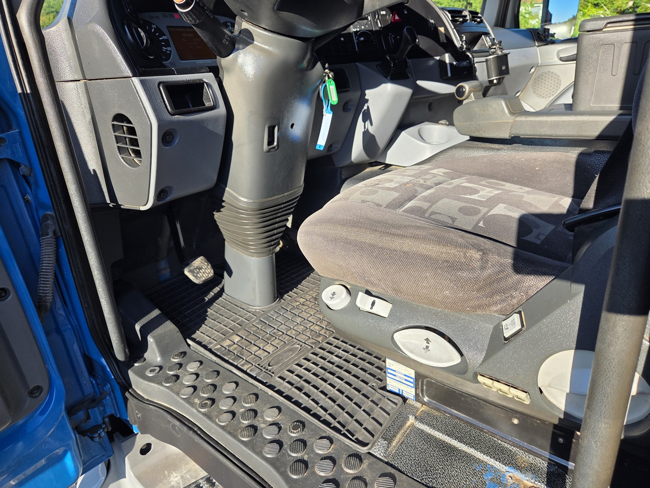 MERCEDES-BENZ - Châssis cabine: photos 2 MERCEDES-BENZ - Châssis cabine: photos 2