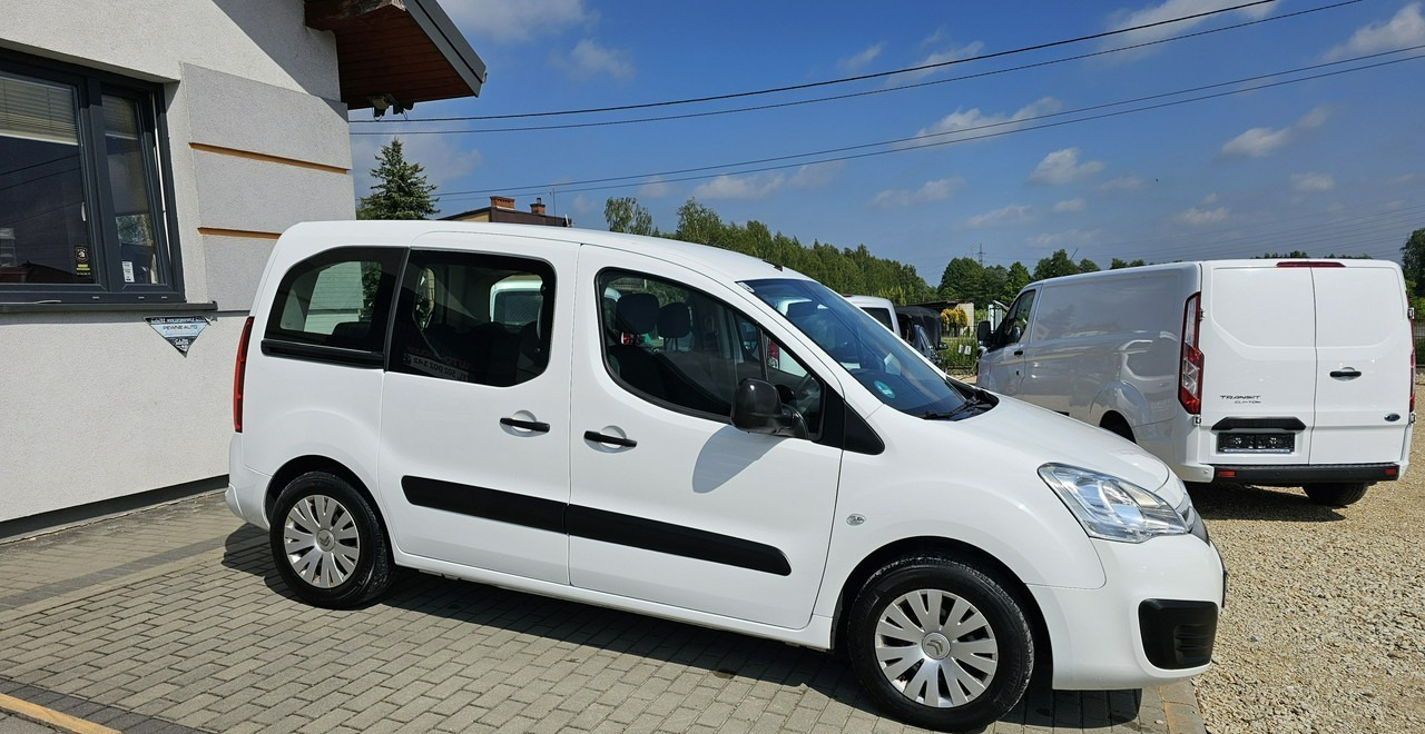 Citroen Berlingo II 5 -osobowy - Voiture: photos 5 Citroen Berlingo II 5 -osobowy - Voiture: photos 5