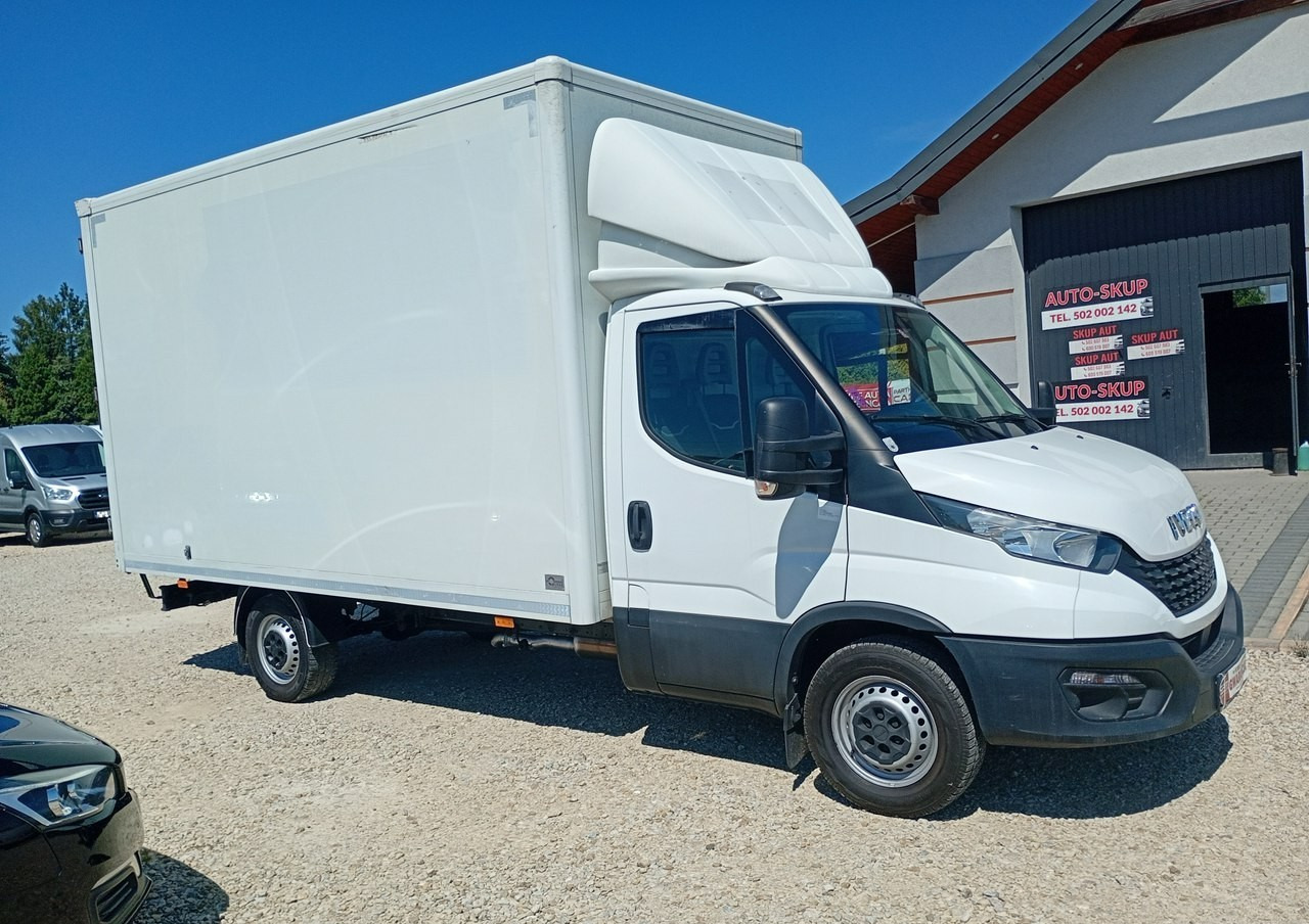 Fourgon grand volume Iveco 35 Daily 35S14 klima * 3 osobowy *: photos 12
