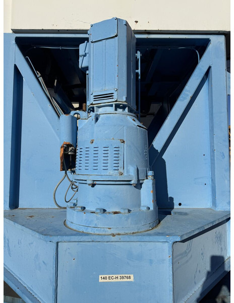 Liebherr 140EC-H6 1996yom, 60m jib - perfect - Grue à tour: photos 2 Liebherr 140EC-H6 1996yom, 60m jib - perfect - Grue à tour: photos 2