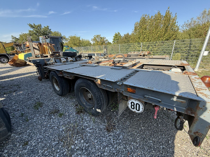 Liebherr 80km/h axeles for all self erecting 32K 35K 42K 50K 63K 71K - Grue à tour: photos 3 Liebherr 80km/h axeles for all self erecting 32K 35K 42K 50K 63K 71K - Grue à tour: photos 3
