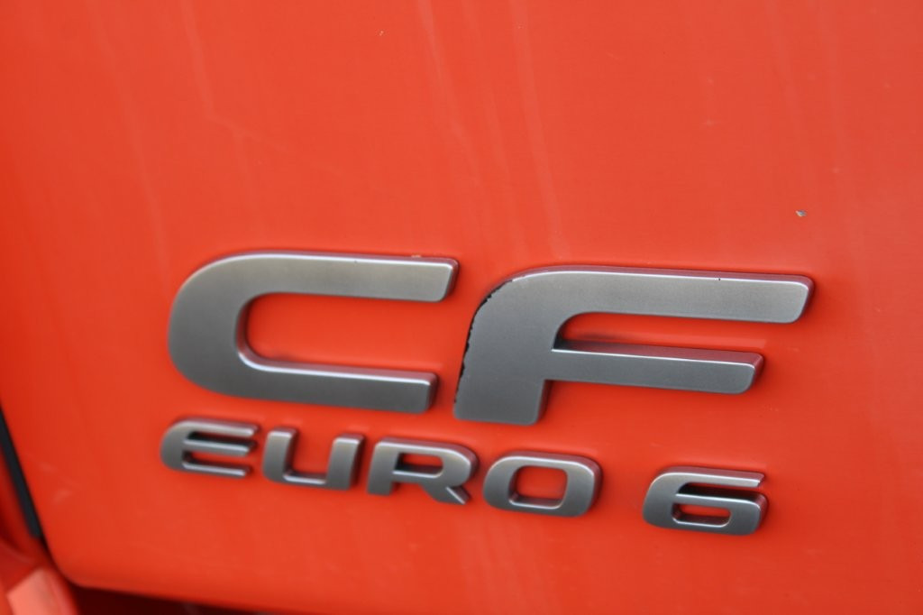 DAF CF 310 FA EURO 6 - Camion à rideaux coulissants: photos 5 DAF CF 310 FA EURO 6 - Camion à rideaux coulissants: photos 5