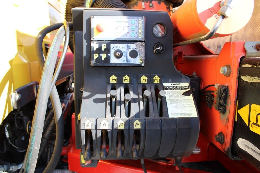 Camion porte-voitures, Camion grue Scania R 114 LB340 6X2 L PALFINGER PK16502: photos 9 Camion porte-voitures, Camion grue Scania R 114 LB340 6X2 L PALFINGER PK16502: photos 9