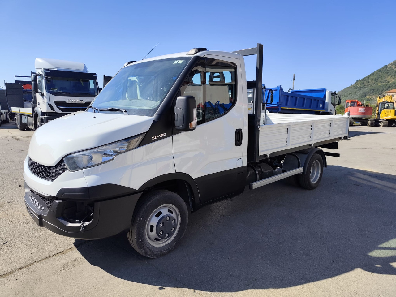 Utilitaire benne IVECO DAILY 35C13: photos 37
