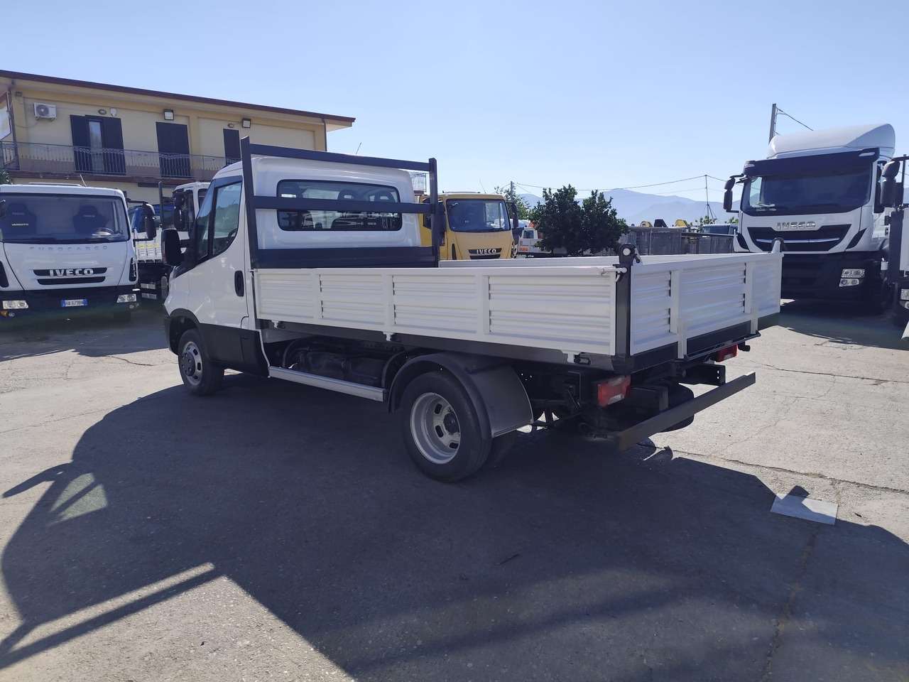 Utilitaire benne IVECO DAILY 35C13: photos 19