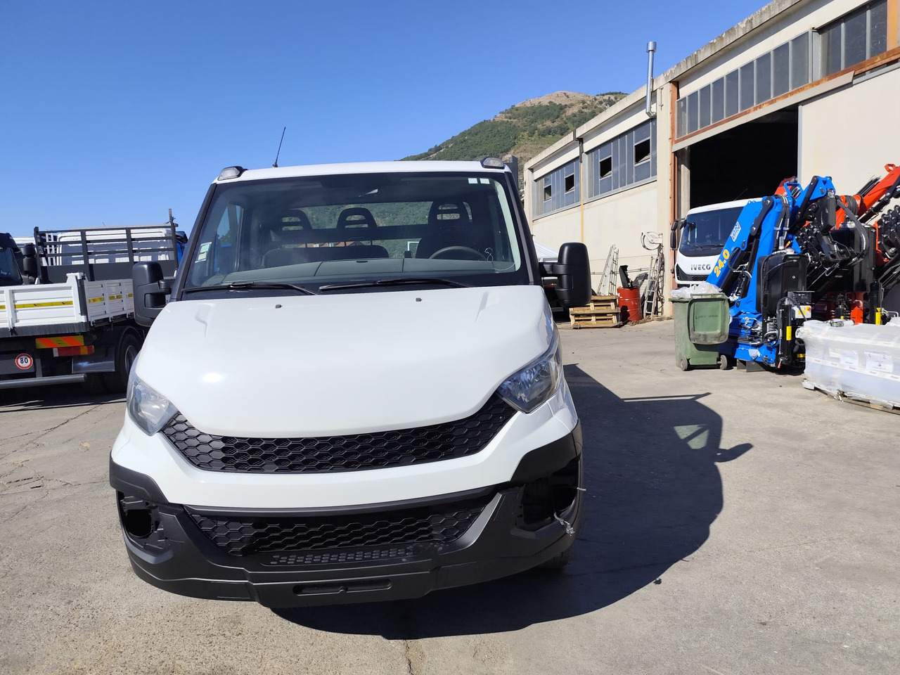 Utilitaire benne IVECO DAILY 35C13: photos 33