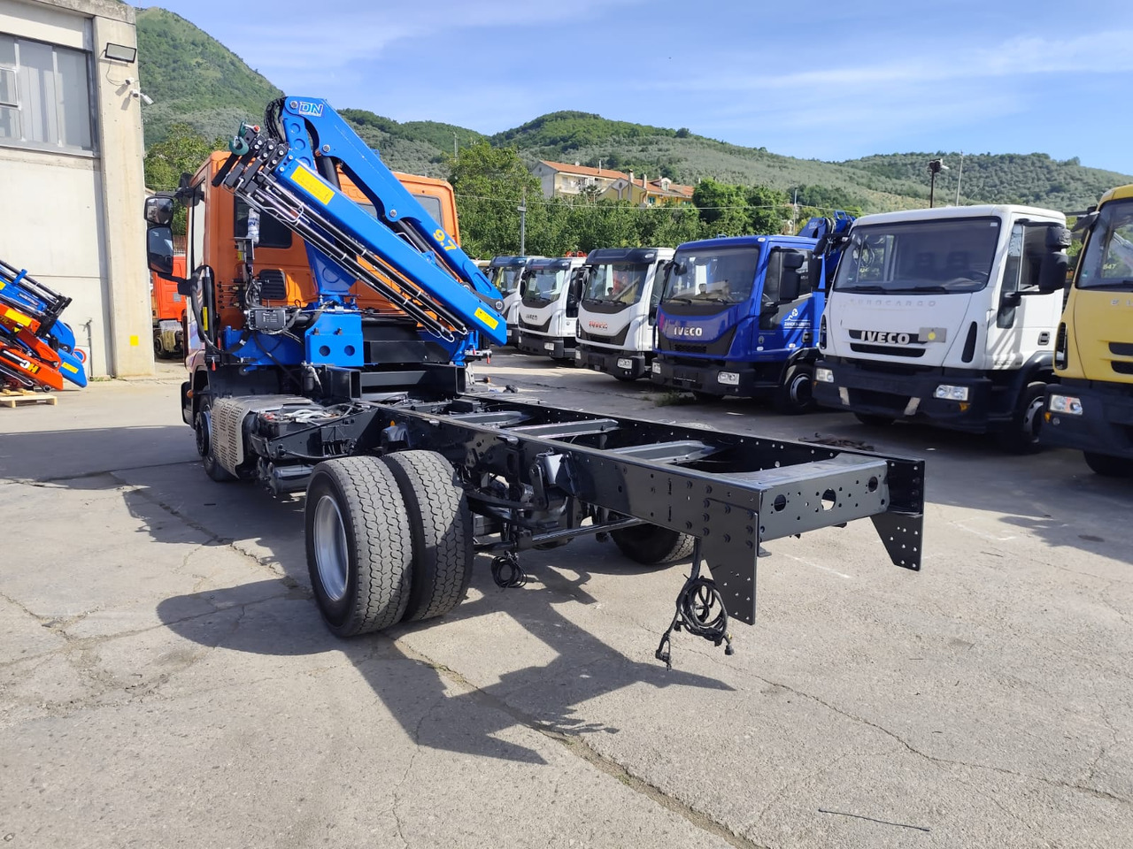Camion grue IVECO EUROCARGO 120-90L: photos 18