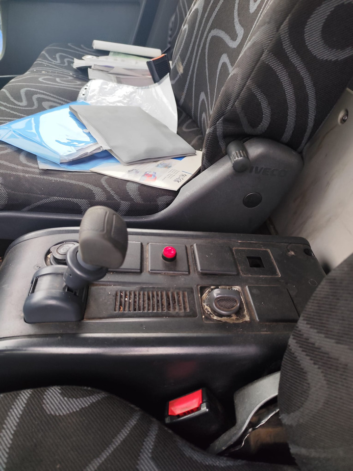 Châssis cabine IVECO EUROCARGO 140E25: photos 8