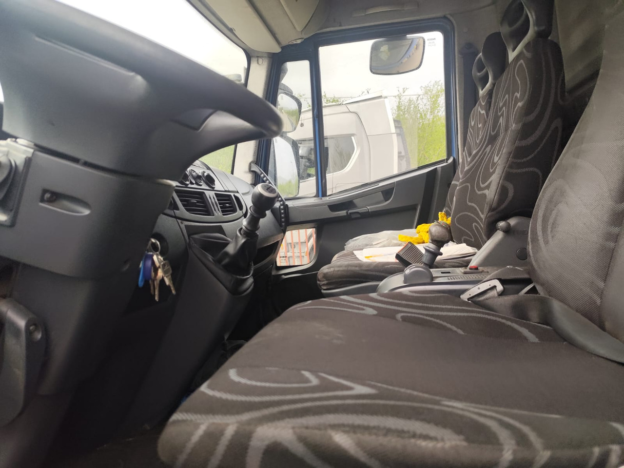 IVECO EUROCARGO 140E25 - Châssis cabine: photos 5 IVECO EUROCARGO 140E25 - Châssis cabine: photos 5