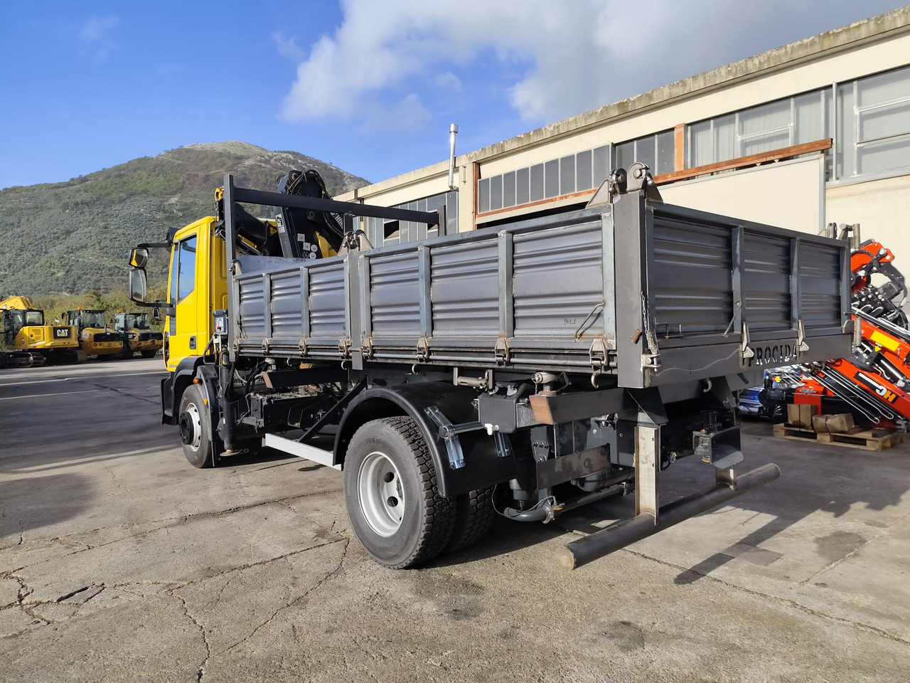 IVECO EUROCARGO 160E30 - Camion grue: photos 3 IVECO EUROCARGO 160E30 - Camion grue: photos 3