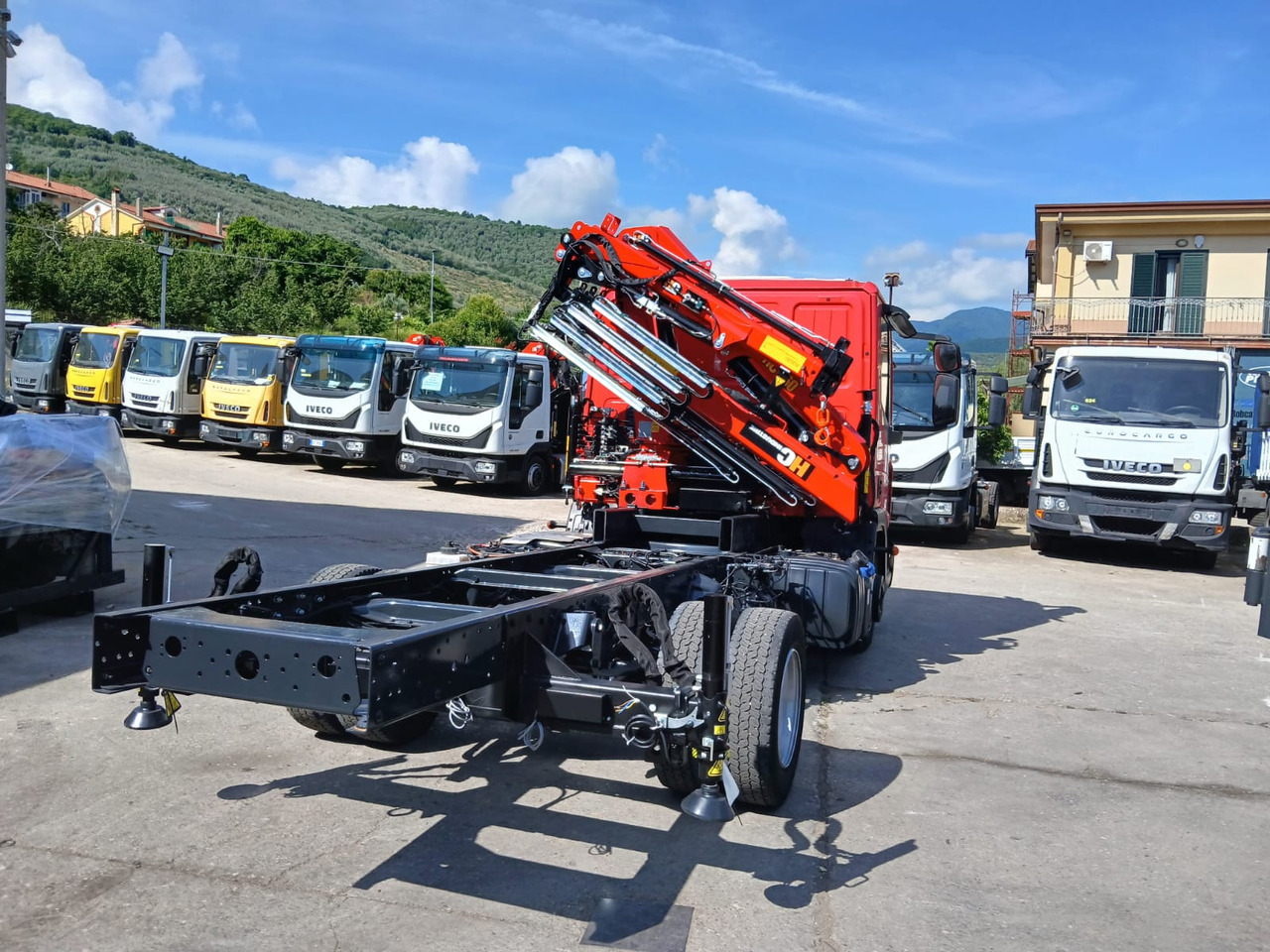 Camion grue IVECO EUROCARGO 80-190: photos 11