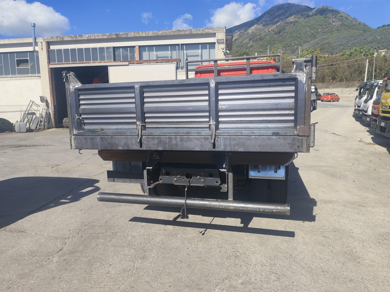 IVECO EUROCARGO 80-190 - Camion benne: photos 5 IVECO EUROCARGO 80-190 - Camion benne: photos 5
