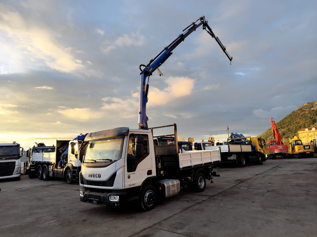 Camion grue, Camion benne IVECO EUROCARGO 80-210: photos 36 Camion grue, Camion benne IVECO EUROCARGO 80-210: photos 36