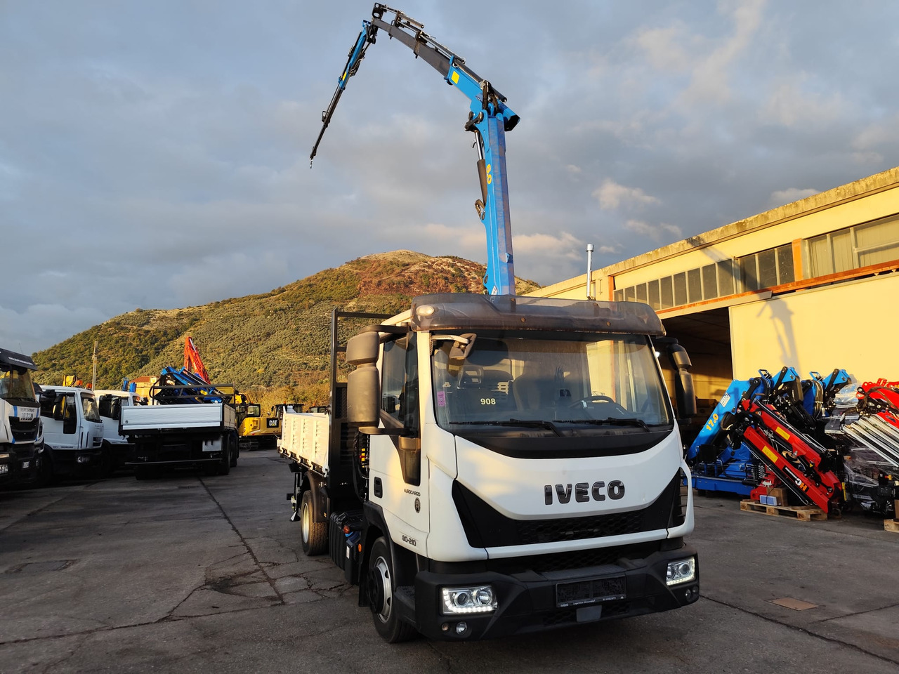 Camion grue, Camion benne IVECO EUROCARGO 80-210: photos 34 Camion grue, Camion benne IVECO EUROCARGO 80-210: photos 34