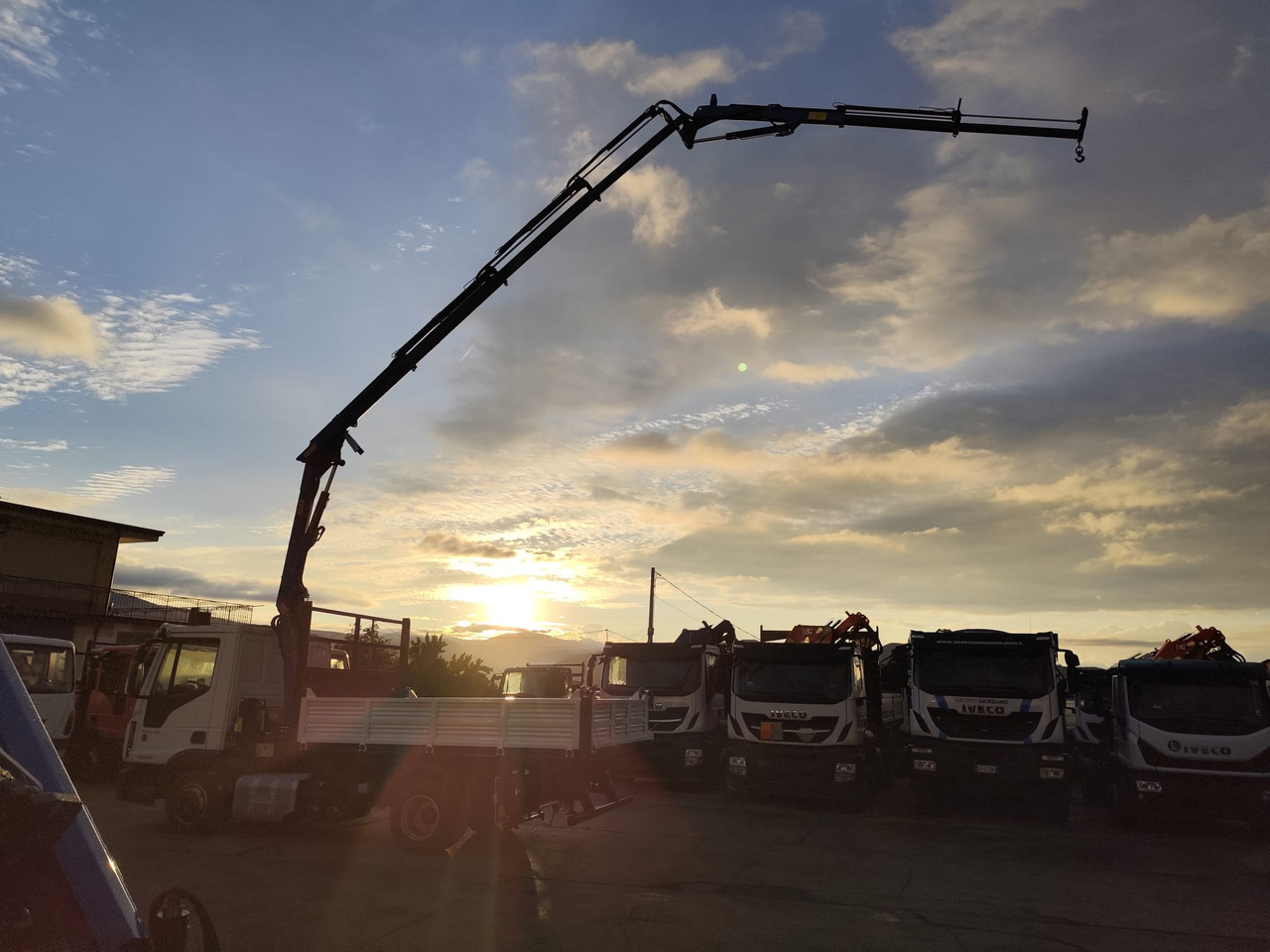 Camion grue, Camion benne IVECO EUROCARGO 80-210: photos 26 Camion grue, Camion benne IVECO EUROCARGO 80-210: photos 26