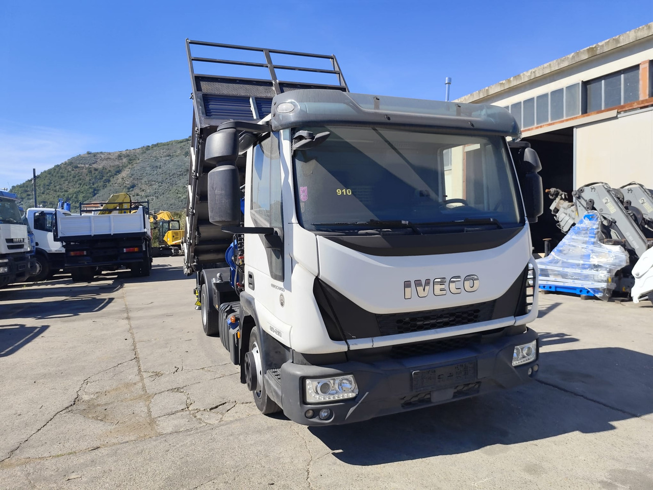 IVECO EUROCARGO 80-210 - Camion grue: photos 5 IVECO EUROCARGO 80-210 - Camion grue: photos 5