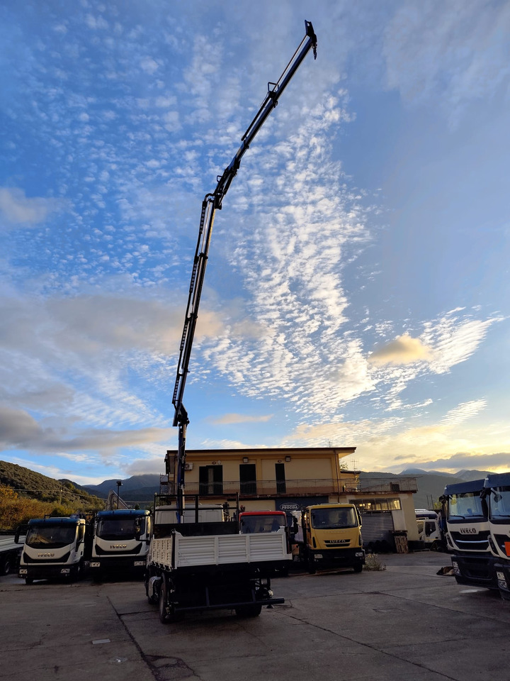 Camion grue, Camion benne IVECO EUROCARGO 80-210: photos 29 Camion grue, Camion benne IVECO EUROCARGO 80-210: photos 29